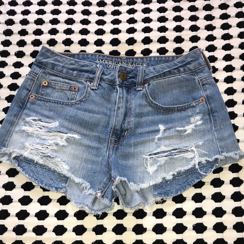 American Eagle Ripped Cut Offs Shorts sz 2